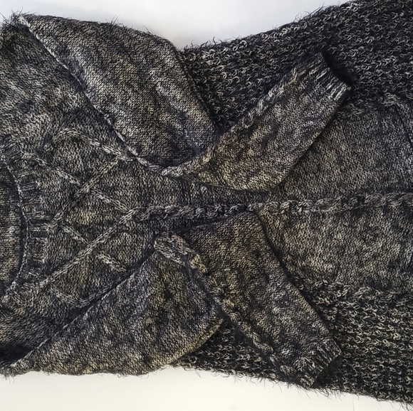 Parkhurst Fuzzy Sweater - Picture 2 of 3